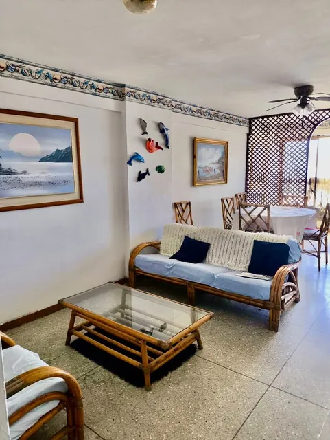 Apartamento De Oportunidad En Venta, Macuto, Ref 647