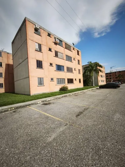 Exclusivo Apartamento En Alquiler En Urbanización El Tulipán Con Excelente Ubicación En San Diego, De $1.400