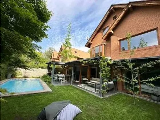 Casa En La Reina/ Maria Monvel En Condominio
