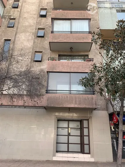 Departamento En Venta De 2 Dorm. En Santiago