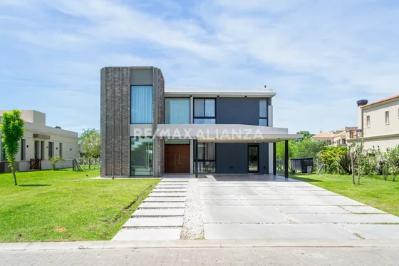 Casa 6 Ambientes En Venta Barrio Privado Valdevez
