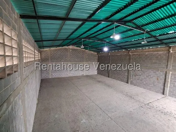 Daniela Linarez Vende Galpones Comerciales Versatil Y Moderno Que Se Adapta A Cualquier Actividad Comercial Con Todos Los Servicios Basicos Espacioso Acabados De Alta Calidad En El Mayal Cabudare     