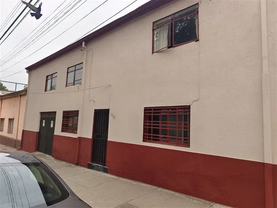 Casa En Venta De 5 Dorm. En Valparaíso, Santos Ossa