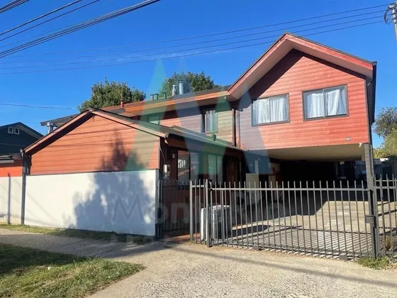 Casa En Arriendo De 4 Dorm. En Valdivia