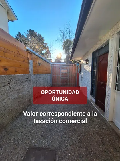 Amplia Casa De 2 Pisos Con Patio Y Estacionamiento En Recreo