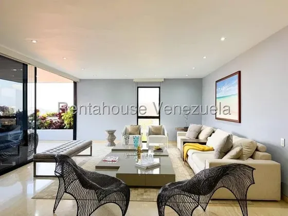 Penthouse ( De Revista / 2 Niveles / Remodelado / Equipado ) Venta Colinas De Valle Arriba ( Resd. Rocalta ) Mls - 25-16461