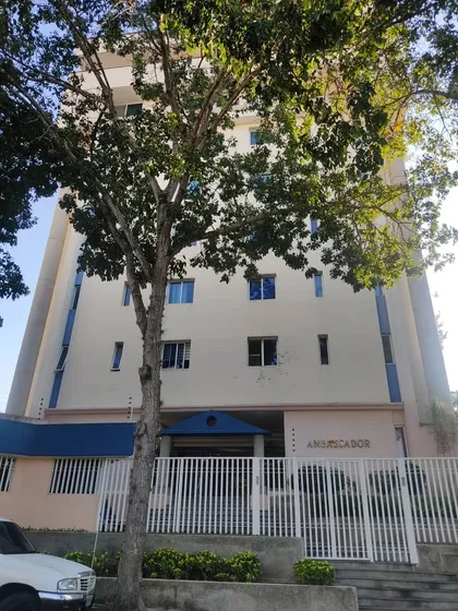 Apartamento En El Bosque, Residencias Ambassador. Amoblado. Valencia. Lm.p