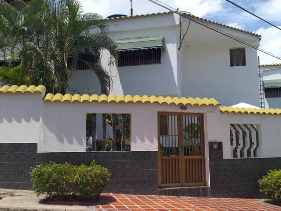 Bella Casa En Venta Mls 25-11743 Las Colinas
