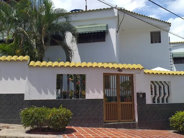Bella Casa En Venta Mls 25-11743 Las Colinas