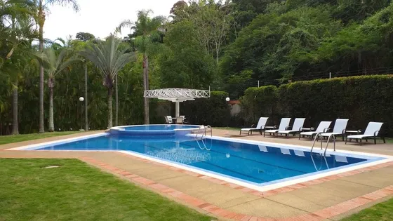 Lomas De La La Alameda, Vendo Bello Y Amoblado Ph. 325 M2