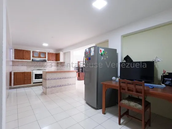 Sorangel Vargas Vende Bello Apartamento Con Piscina, Excelente Ubicacion. Metropolitano Javier Zona Oeste Barquisimeto Mls #24-5421