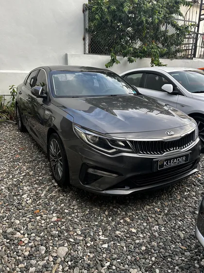 Kia K5 Japonesa