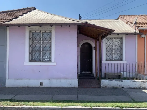 Casa En Calle Astorga A Pasos Del Centro De La Ciudad