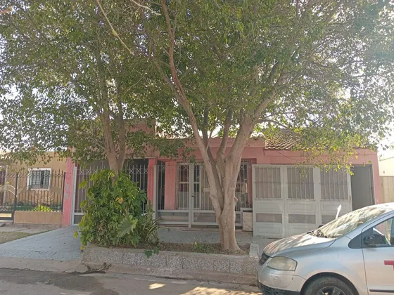 Venta Casa Ciudad De La Rioja. 3 Dor, 2 Baños Barrio Mis Montañas