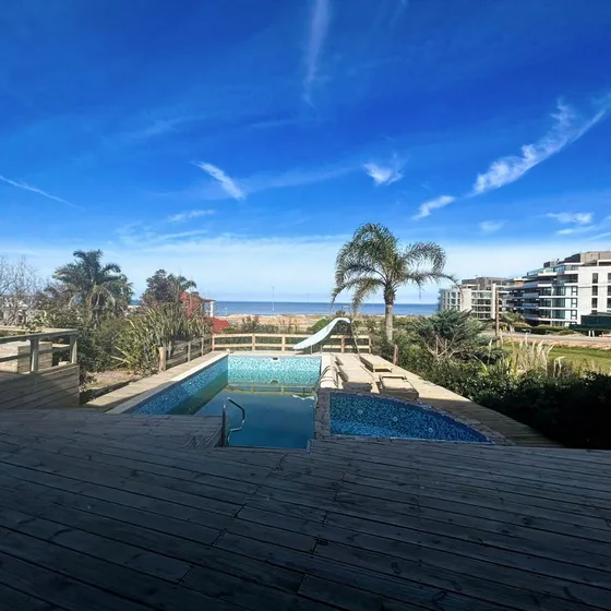 Venta Casa 4 Dormitorios Con Vista Al Mar - Maldonado - Punta Del Este