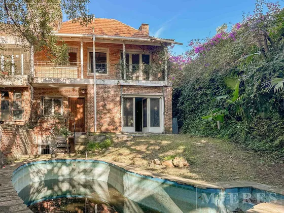 Casa A Refaccionar En Excelente Zona