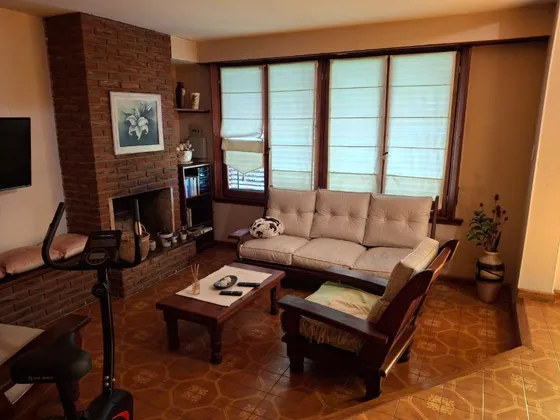 Casa En Venta - 3 Dormitorios 2 Baños - 233mts2 - Mar Del Plata