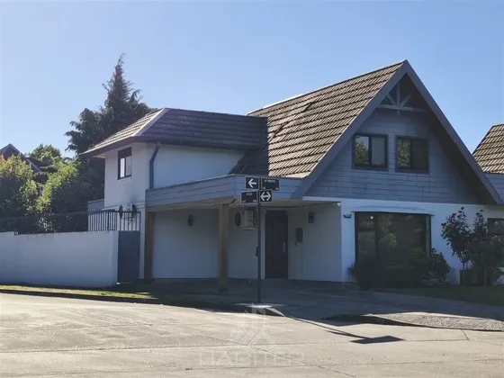 Casa En Venta De 4 Dorm. En Los Angeles