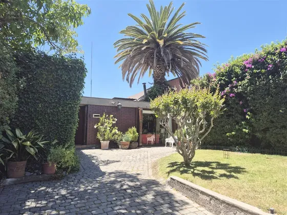 Casa En Condominio A Pasos Colegio Manquehue.