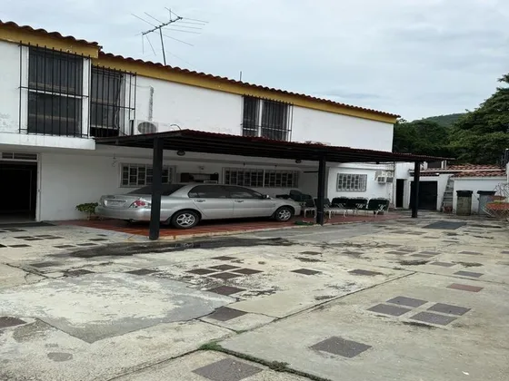Cr Vende  Casa En Lomas Del Este, Valencia