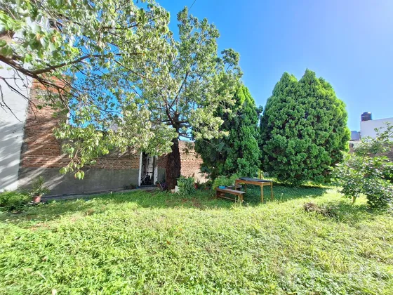 Venta De Terreno De 259 M2 Con Dos Locales En Wilde