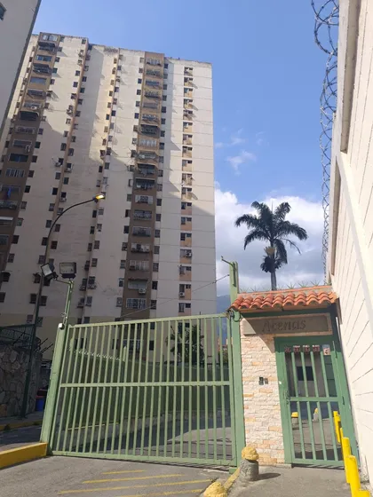 Alquiler De Bello Apto En Los Ruices Excelente Ubicación 
