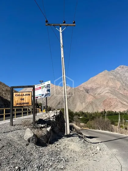 En Venta Terreno Con Cabañas Y Borde Rio, Paihuano