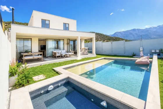 Arriendo Casa Condominio 3 Dorm +servicios Piscina La Dehesa