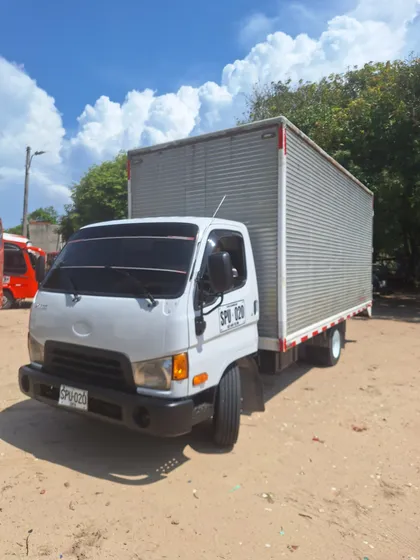 Camion Hyundai Hd 72 Furgon Carga Seca