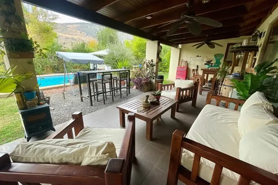 Casa Chilena Con Gran Terreno En Piedra Roja
