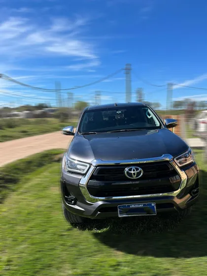 Toyota Hilux 2.8 Tdi Cd Srv Plus 4x4 At Tss