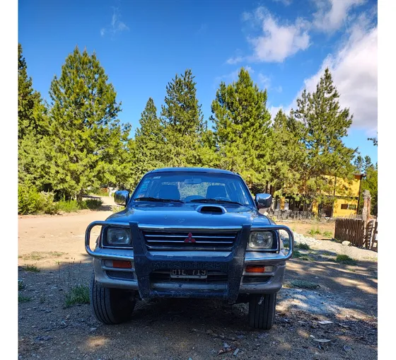 Mitsubishi L200 2.5 Gl D/cab 4x4 I Aa