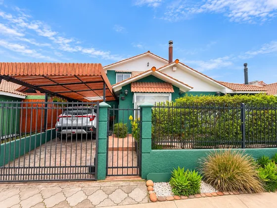 En Venta Casa Familiar Sólida Y Segura, Barrio Universitario