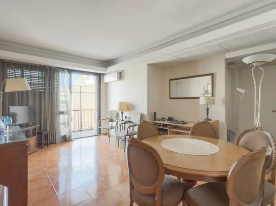 Venta - Departamento 4 Ambientes - Semipiso - Balcón - Flores - Apto Credito