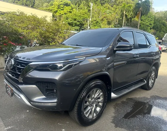 Toyota Fortuner 2.8 Diesel Versión Fs