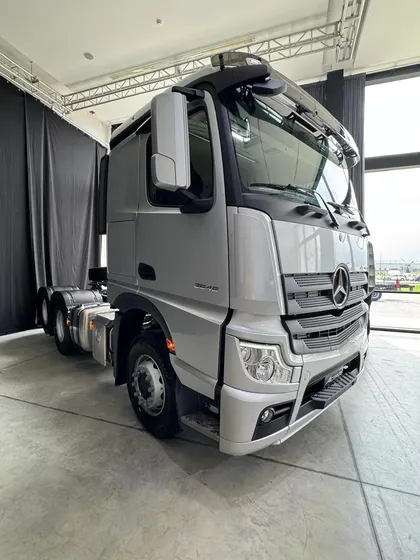 Actros 2545 Ls/33 6x2 Techo Bajo (bitren 60 Tn)