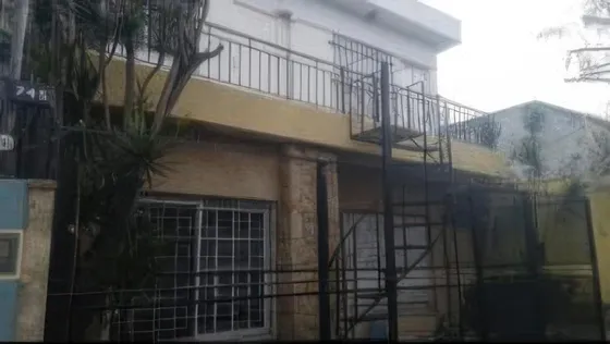 Casa En Venta - 4 Dormitorios 4 Baños  - Cochera - Quilmes Oeste