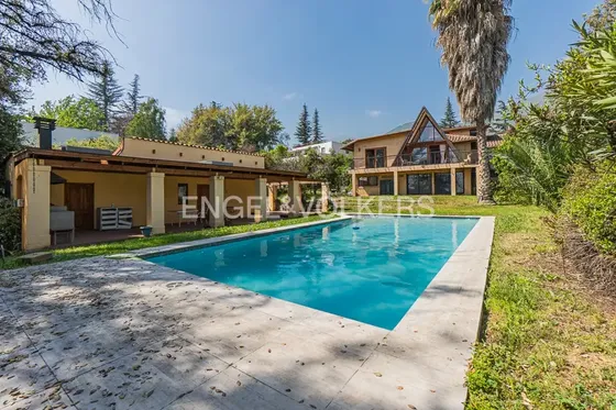 Extraordinaria Casa Con Amplio Terreno