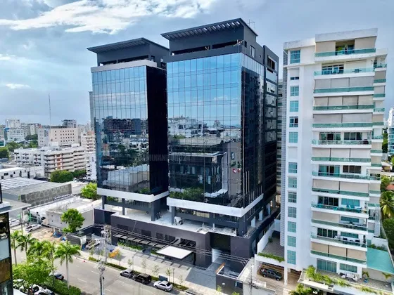 Locales De Oficina En Torre Corporativa Piantini