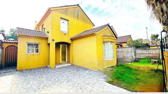 Casa En Venta De 4 Dorm. En Quilicura
