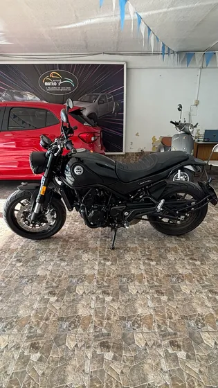 Benelli Leoncino 500 Año 2023