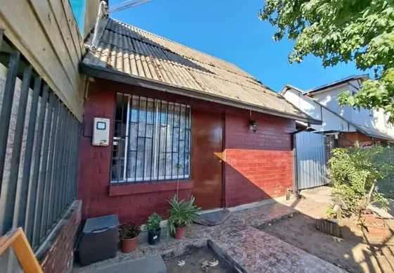 Casa En Venta De 2 Dorm. En Villa Consuelo