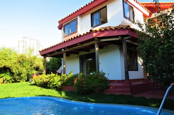 Arriendo Casa 4 Dormitorios Reñaca Con Estacionamiento