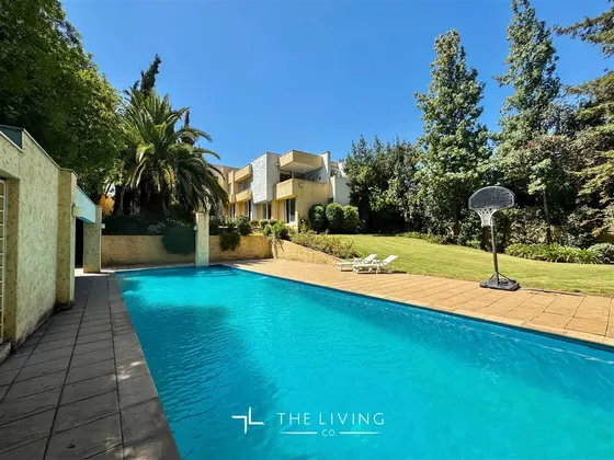 Casa En Venta De 6 Dorm. En Lo Barnechea
