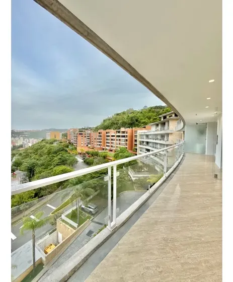 Se Vende Apto 288 M2 3h+s/3.5b+s/5p Lomas De La Alameda