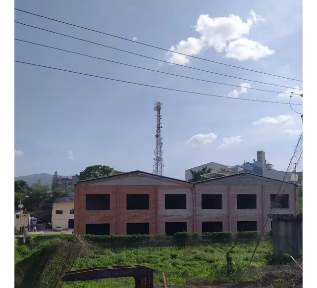 Local Industrial En Zona Industrial El Carmelo!