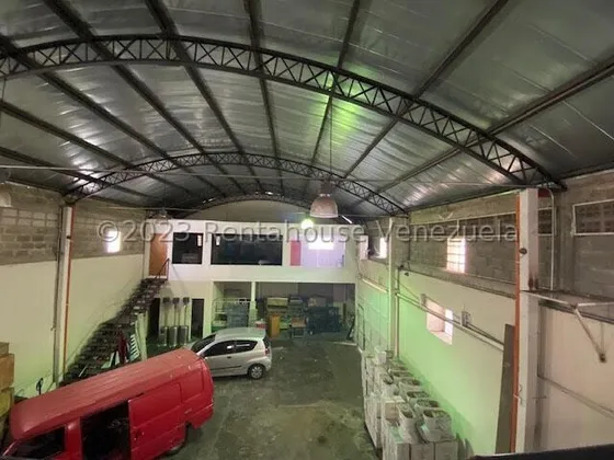 Galpón En Alquiler San Martin, Centro Mls 24-11431
