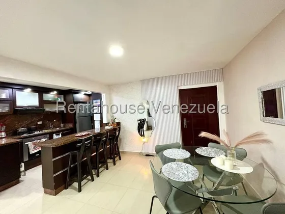 Marling Briceño Vende Moderno Apartamento En Barquisimeto Zona Oeste #25-20027