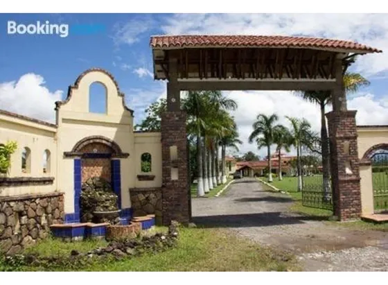 Hotel Campestre En Venta, Villavicencio 