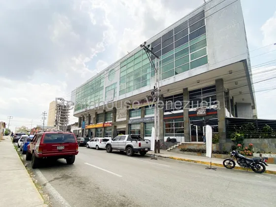 Julian Galindez Alquila Elegante Oficina En Zona Centro Este Barquisimeto  #25-19349